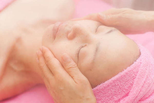 フェイシャルエステはお出かけ前にもオススメ!